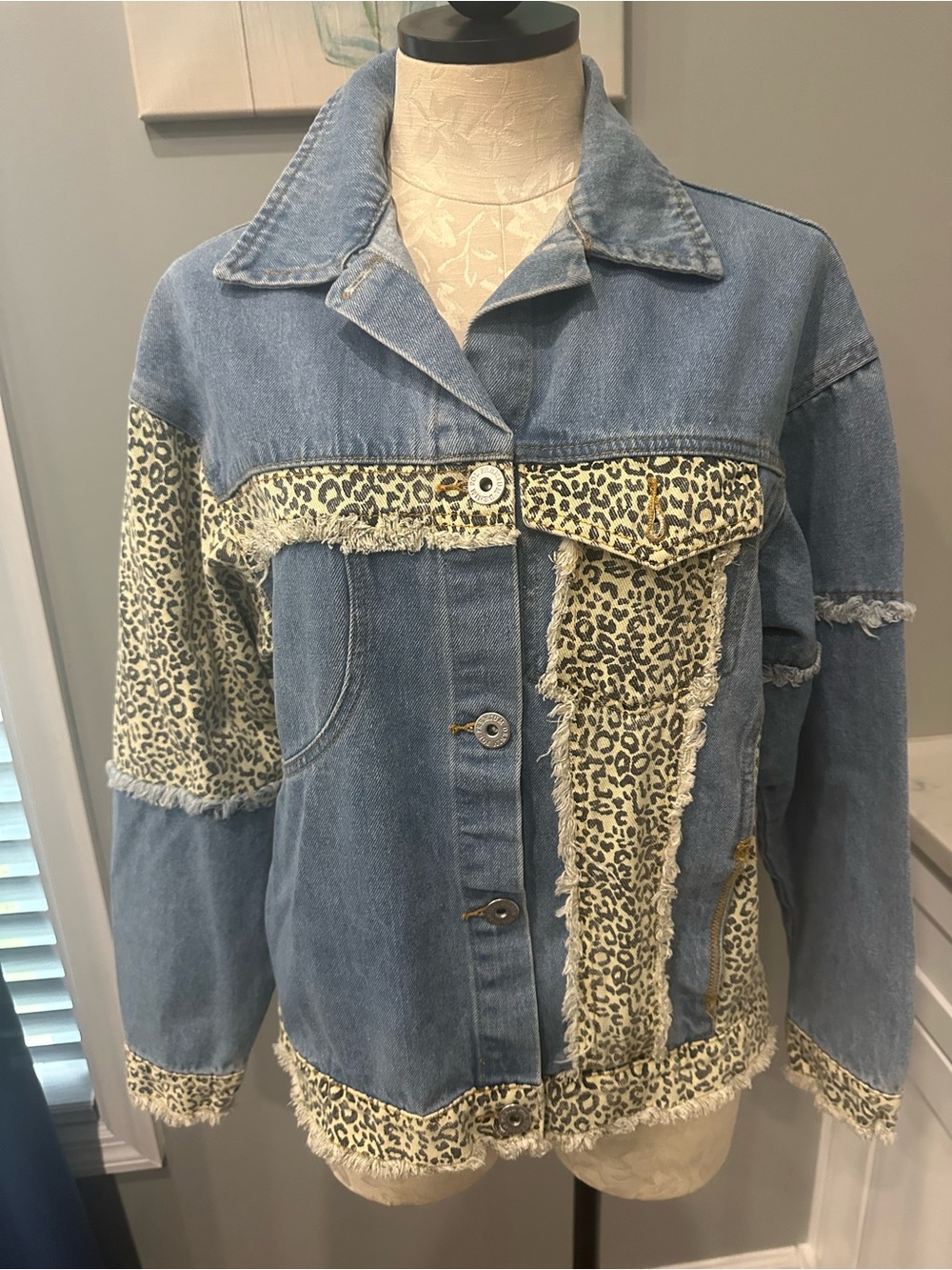 POL denim jacket signature bohemian with leopard-print trim fringe detailing - Picture 5 of 5